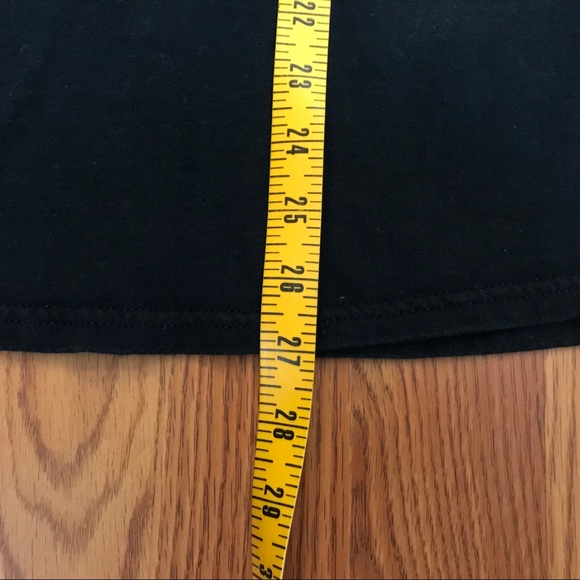 Johnny Cash Flipping the Bird T-shirt - Picture 7 of 7